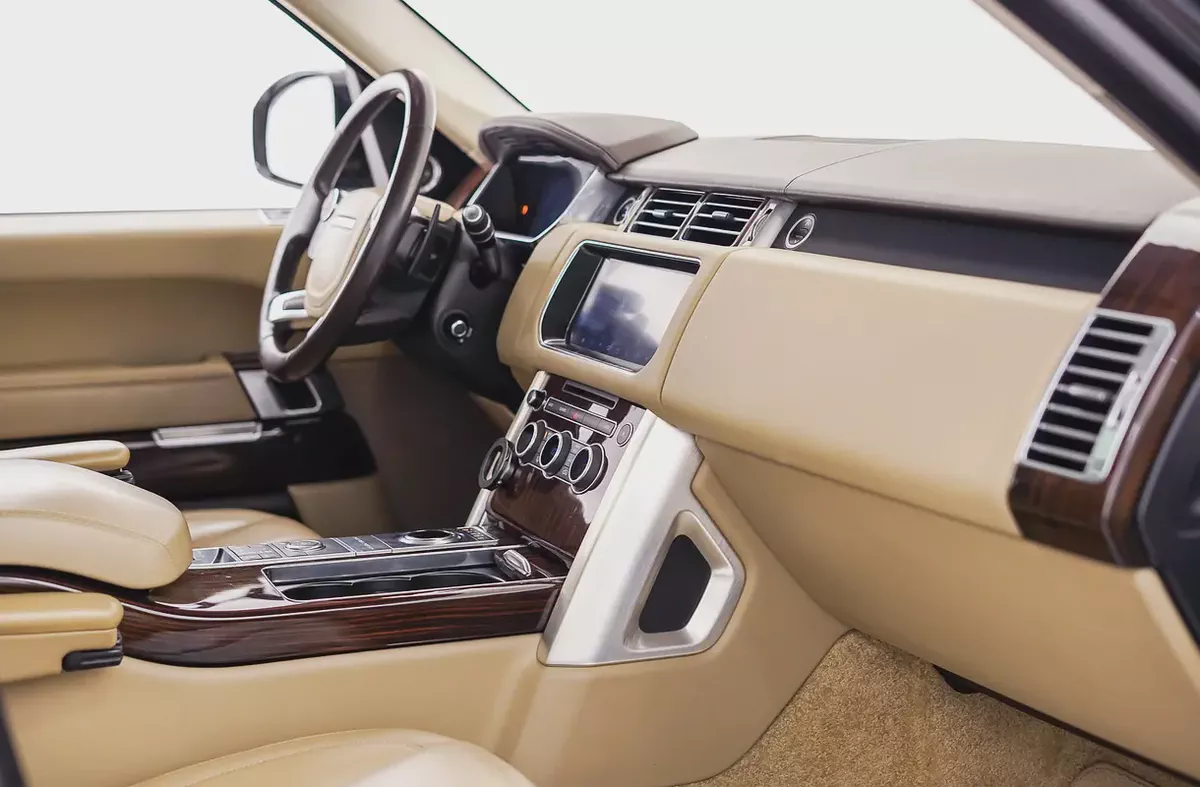 AED 2087 PM | RANGE ROVER VOGUE HSE 2017 | PARTIAL AGENCY SERVICE HISTORY | 1 YEAR WARRANTY | GCC-14-14