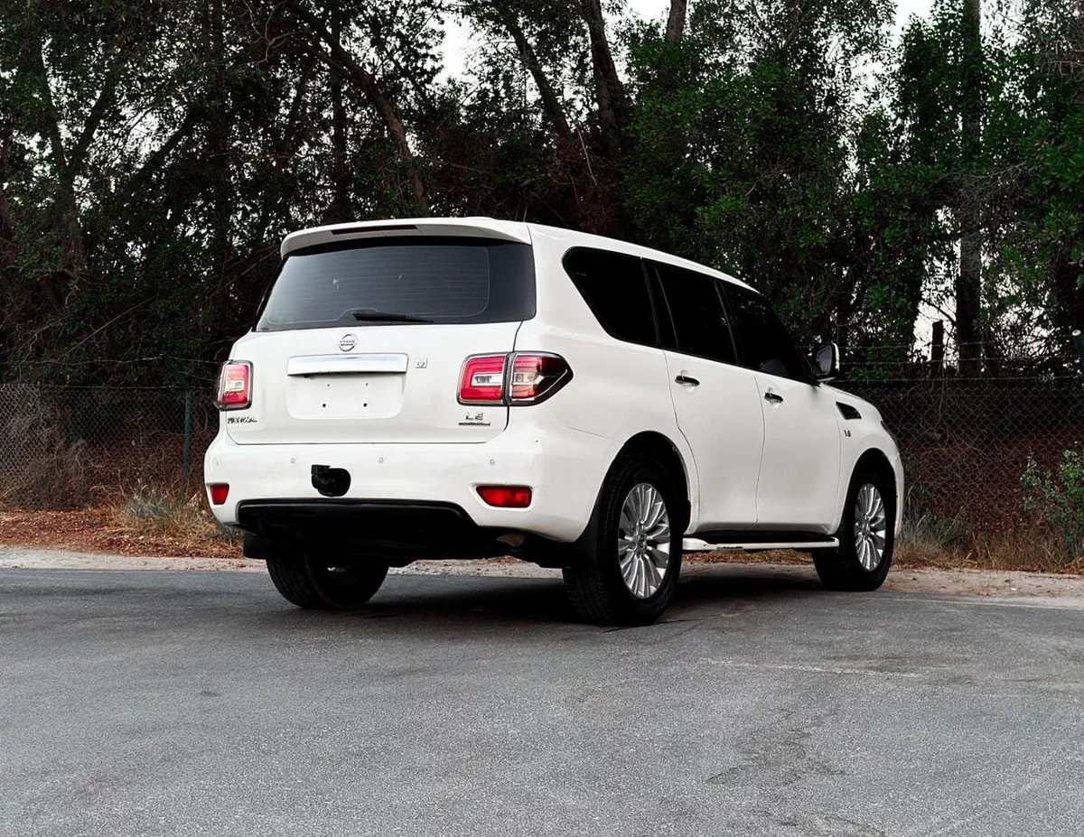 Nissan Patrol LE T2 TITANIUM Nissan Patrol | 5.6 L | 2017 | GCC | Accident-Free | In Excellent Condition-6-0