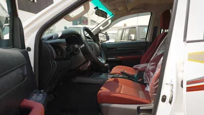Toyota Hilux SGLX 2.7L PETROL 4WD A/T BASIC 2025-3