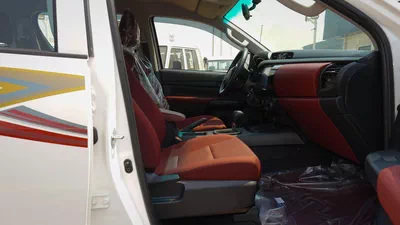 Toyota Hilux SGLX 2.7L PETROL 4WD A/T BASIC 2025-5