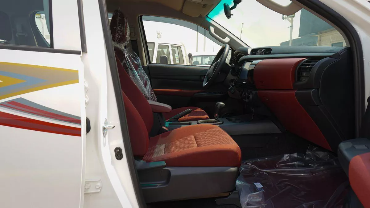 Toyota Hilux SGLX 2.7L PETROL 4WD A/T BASIC 2025-5-0