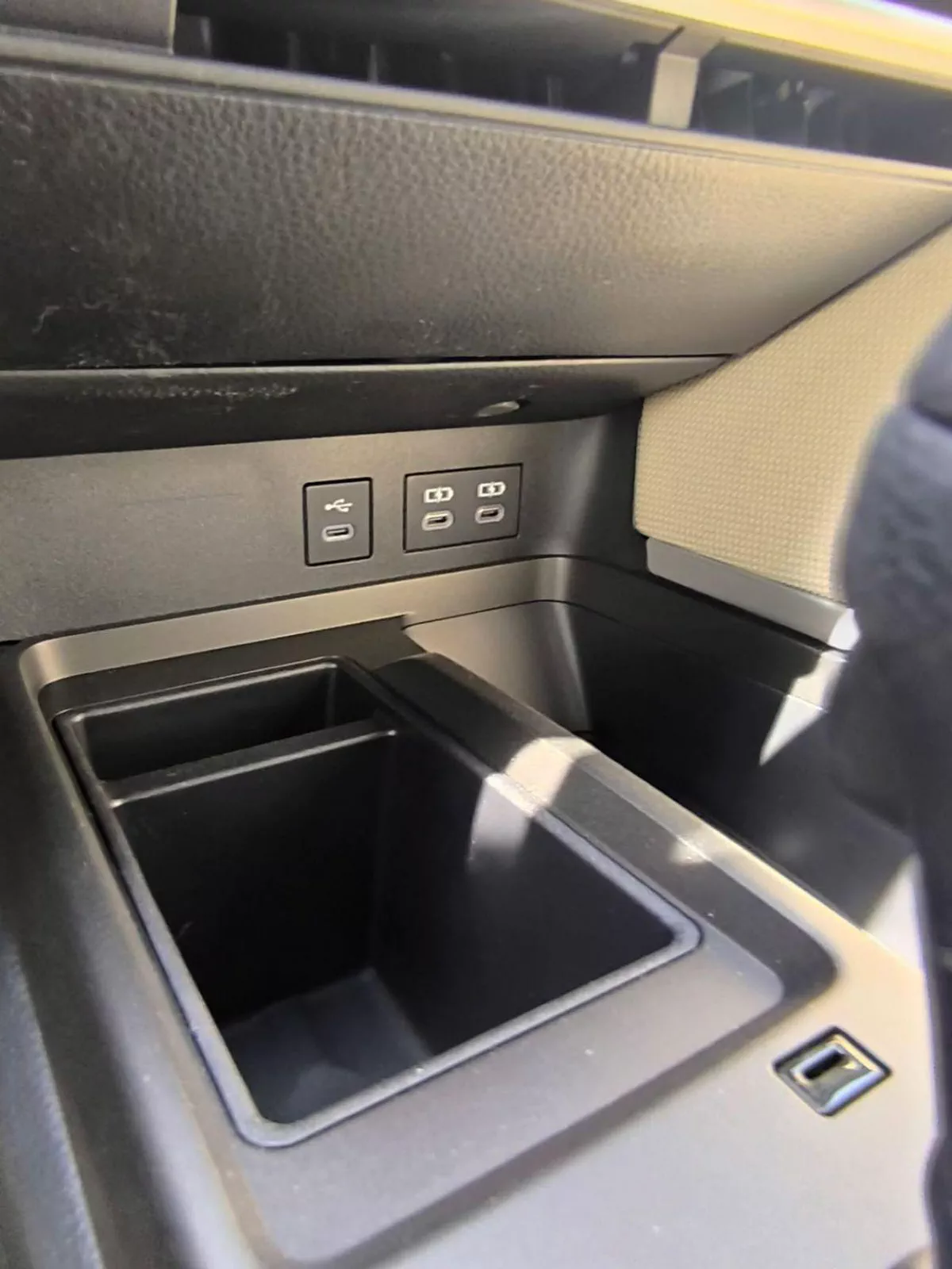 Toyota Camry LE 2025 E 2.5L-10-0