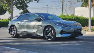 BYD DENZA Z9 GT (Green)-0