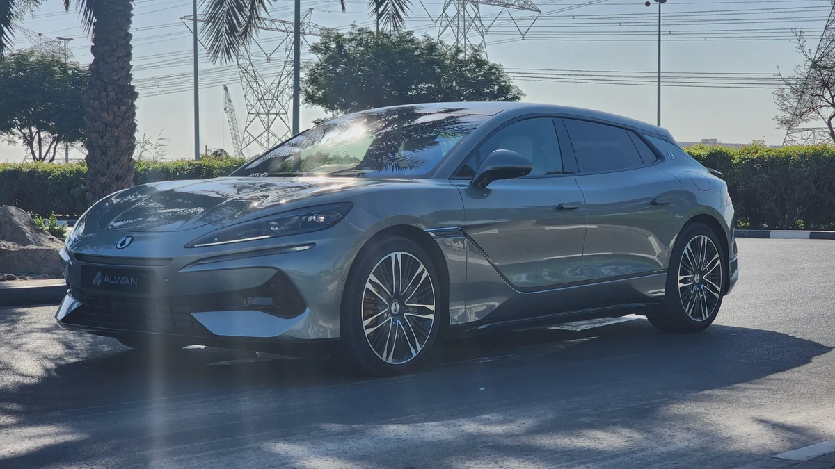 BYD DENZA Z9 GT (Green)-3-3