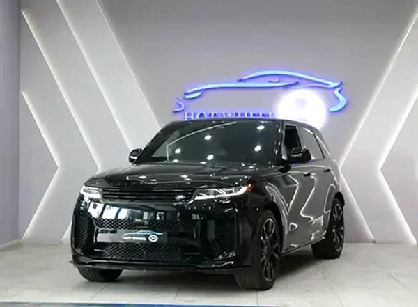 2025 - Range Rover Sport SV - V8 with warranty