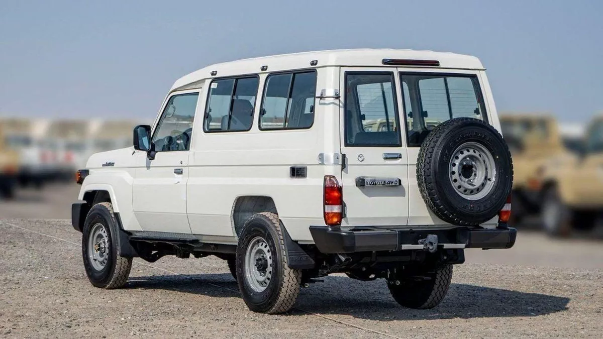 Toyota Land Cruiser 70 LC 78 HARDTOP 4.0L MT LC78 4.2D MT MY2024 – WHITE-5-0