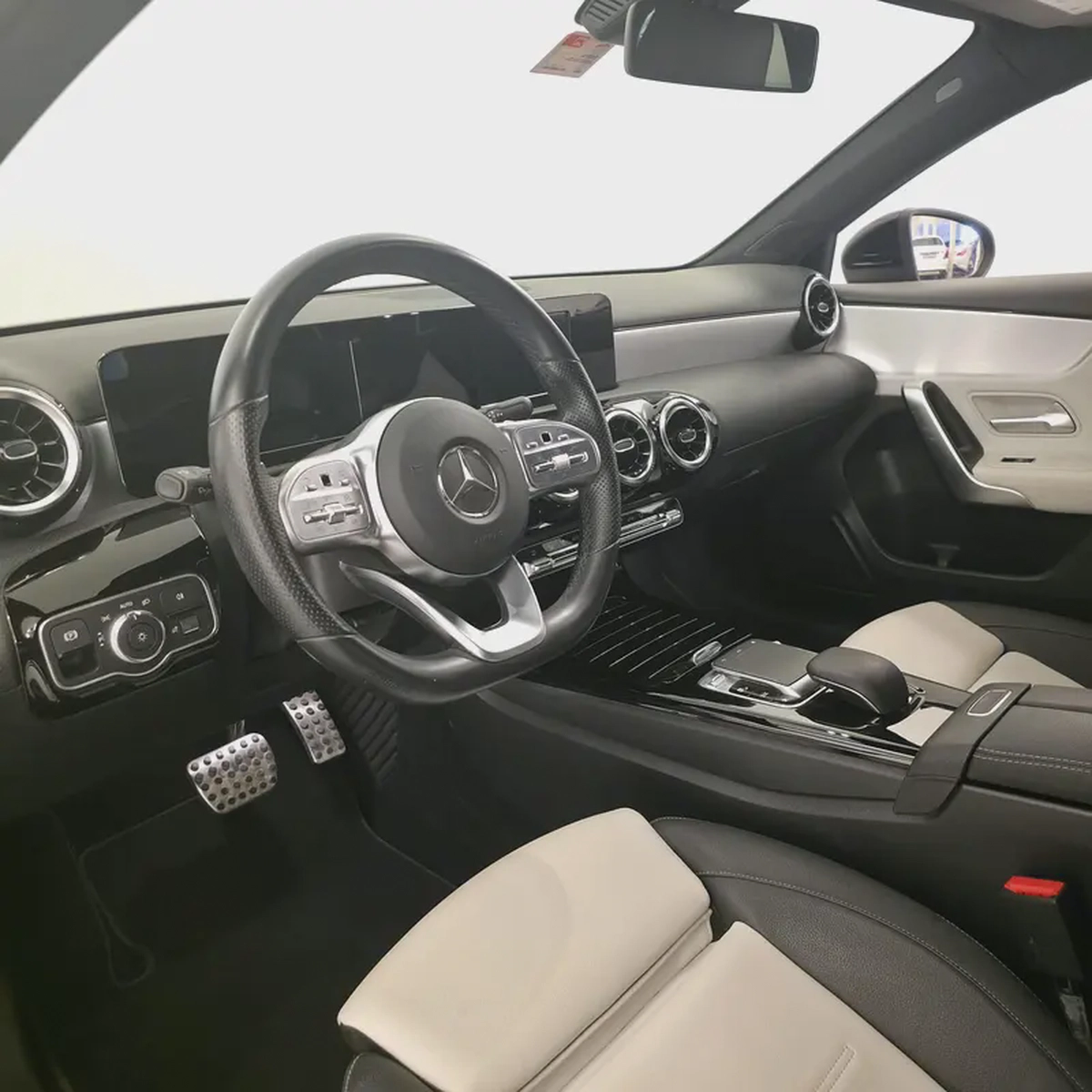AED 1551 PM |  MERCEDES BENZ A250 2020 | PRISTINE CONDITION | LOW KMS | 1 YEAR WARRANTY | GCC-9-9