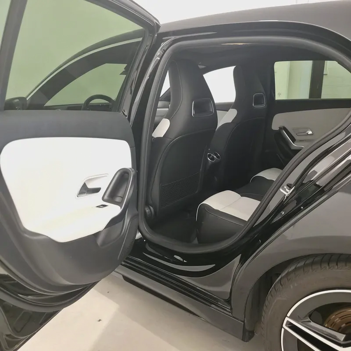 AED 1551 PM |  MERCEDES BENZ A250 2020 | PRISTINE CONDITION | LOW KMS | 1 YEAR WARRANTY | GCC-18-18