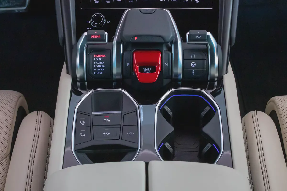 LAMBORGHINI URUS | 2022 | 10,000KM | UNDER WARRANTY-14-14