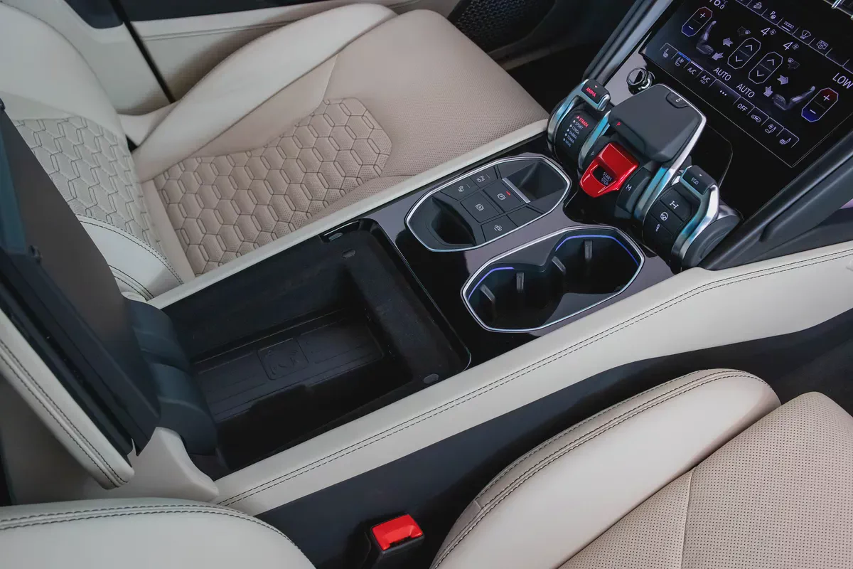 LAMBORGHINI URUS | 2022 | 10,000KM | UNDER WARRANTY-18-18