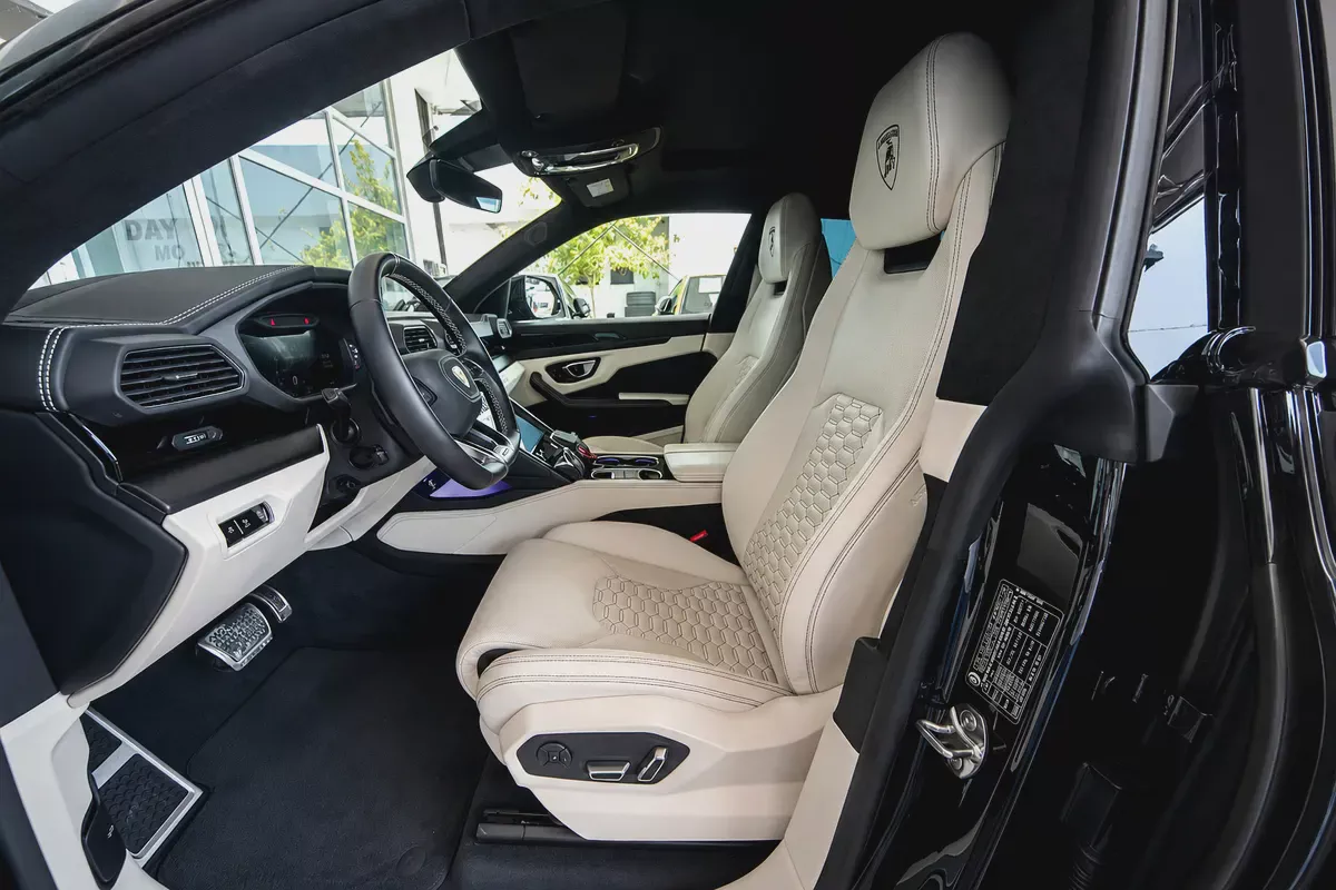 LAMBORGHINI URUS | 2022 | 10,000KM | UNDER WARRANTY-8-8