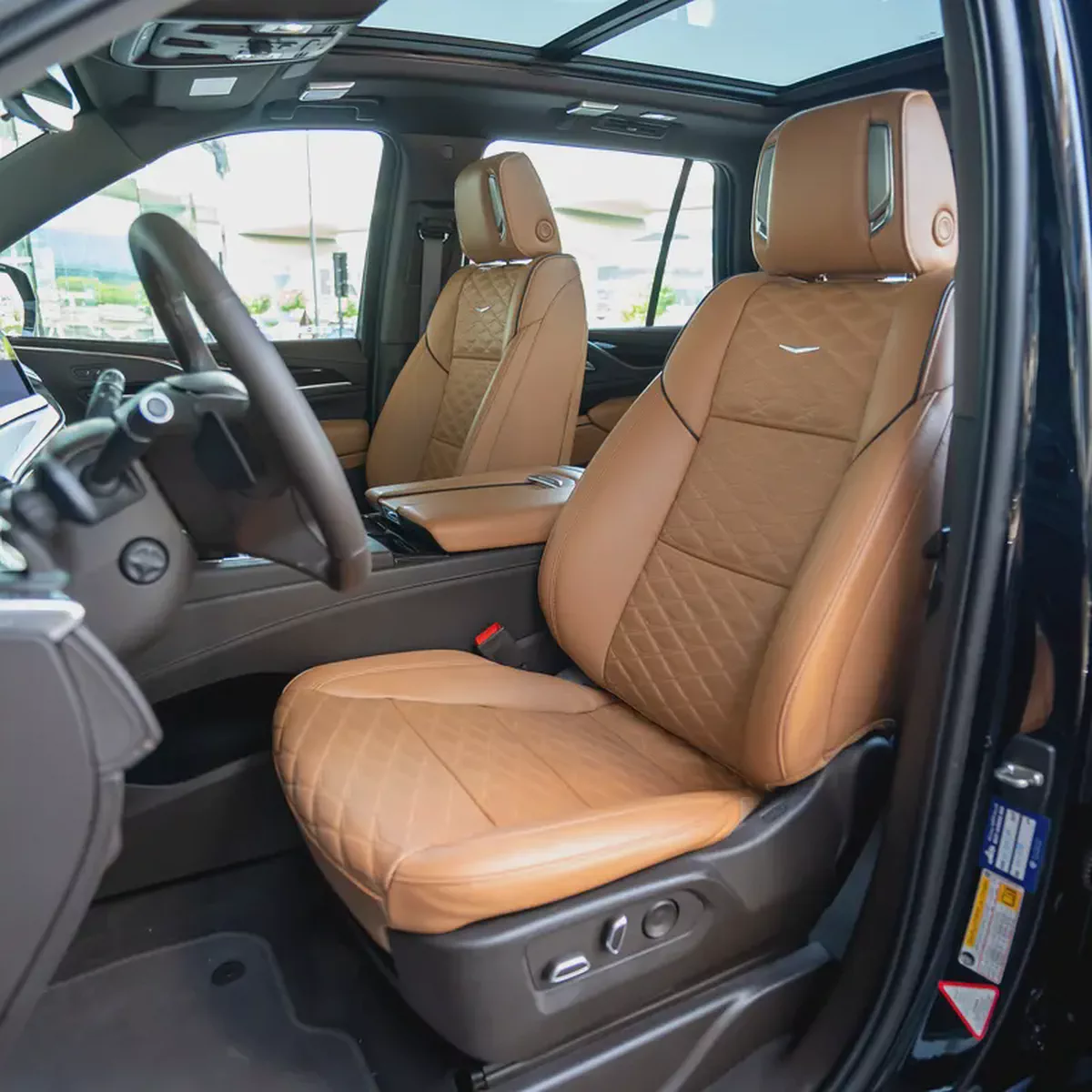 2022 CADILLAC ESCALADE SPORT PLATINIUM GCC DONE 78,000KM ( WARRANNTY SERVICE CONTRACT TILL 20-5-5