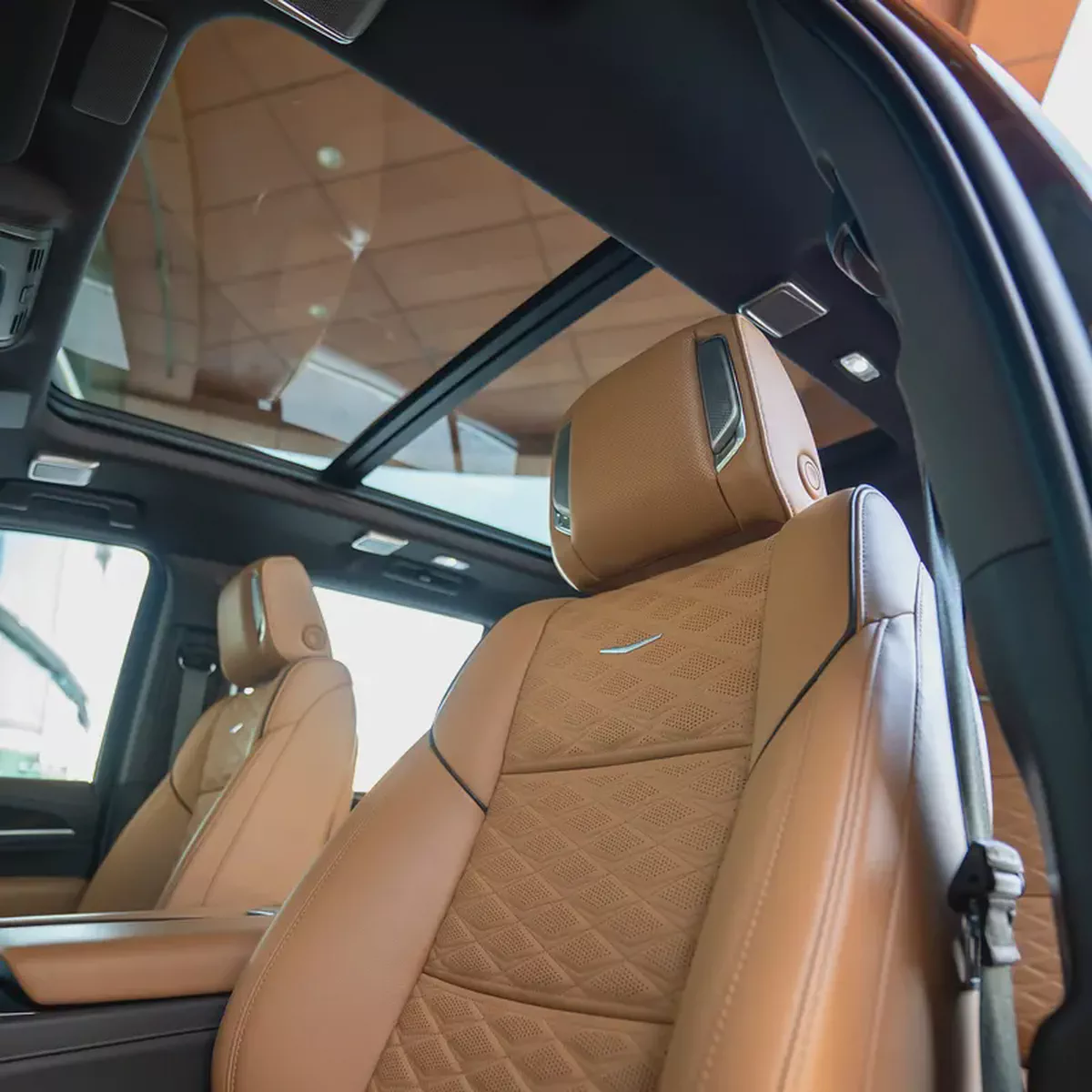2022 CADILLAC ESCALADE SPORT PLATINIUM GCC DONE 78,000KM ( WARRANNTY SERVICE CONTRACT TILL 20-7-7