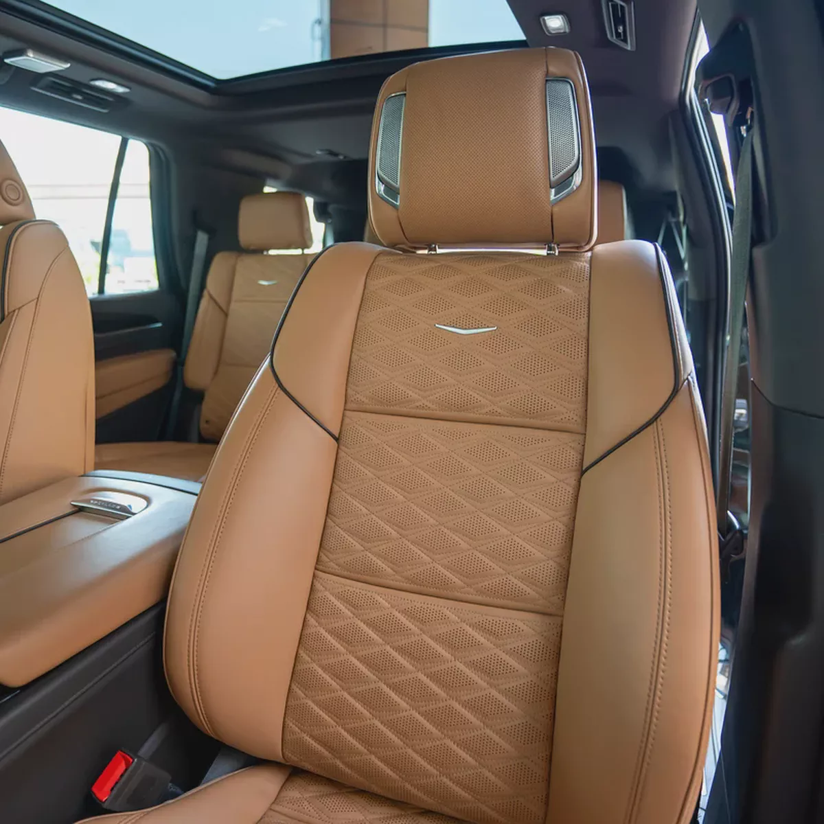 2022 CADILLAC ESCALADE SPORT PLATINIUM GCC DONE 78,000KM ( WARRANNTY SERVICE CONTRACT TILL 20-8-8