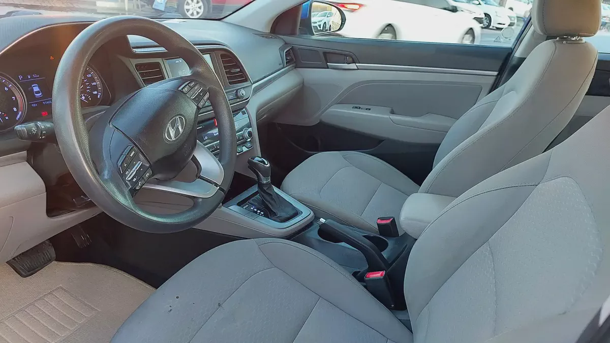 2020 Hyundai Elantra SE - Well Maintained, American Specs-16-16