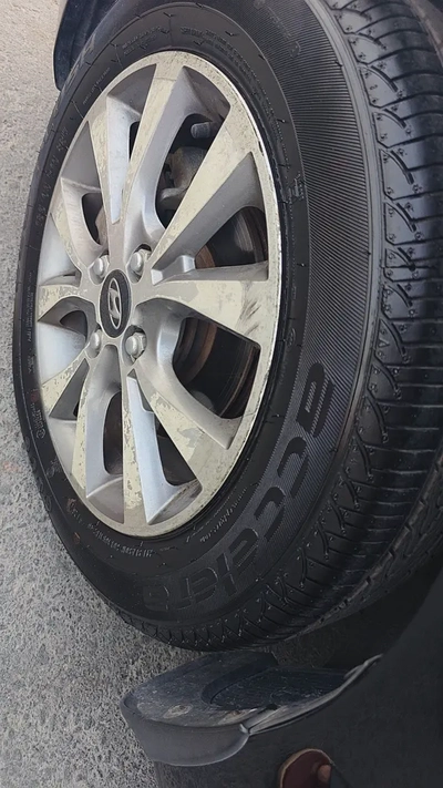 Hyundai Accent 2015 GL GCC Specs - Well Maintained-14
