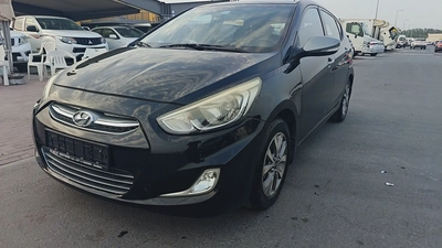 Hyundai Accent 2015 GL GCC Specs - Well Maintained-3