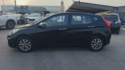 Hyundai Accent 2015 GL GCC Specs - Well Maintained-5