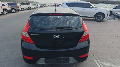 Hyundai Accent 2015 GL GCC Specs - Well Maintained-8
