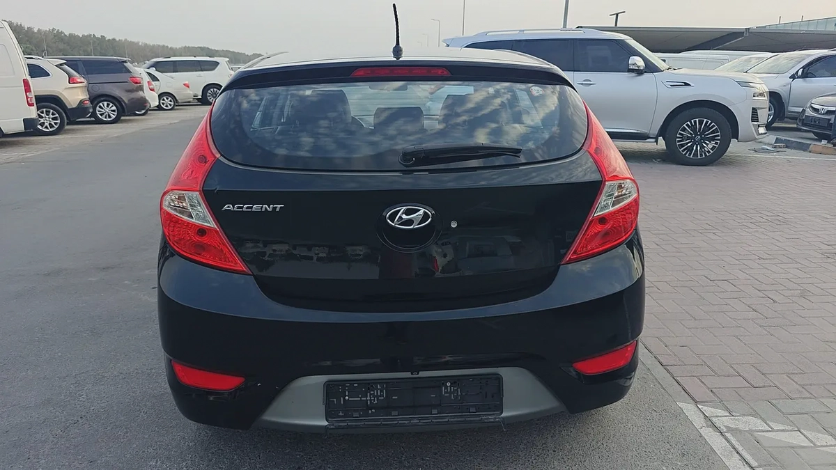 Hyundai Accent 2015 GL GCC Specs - Well Maintained-10-10