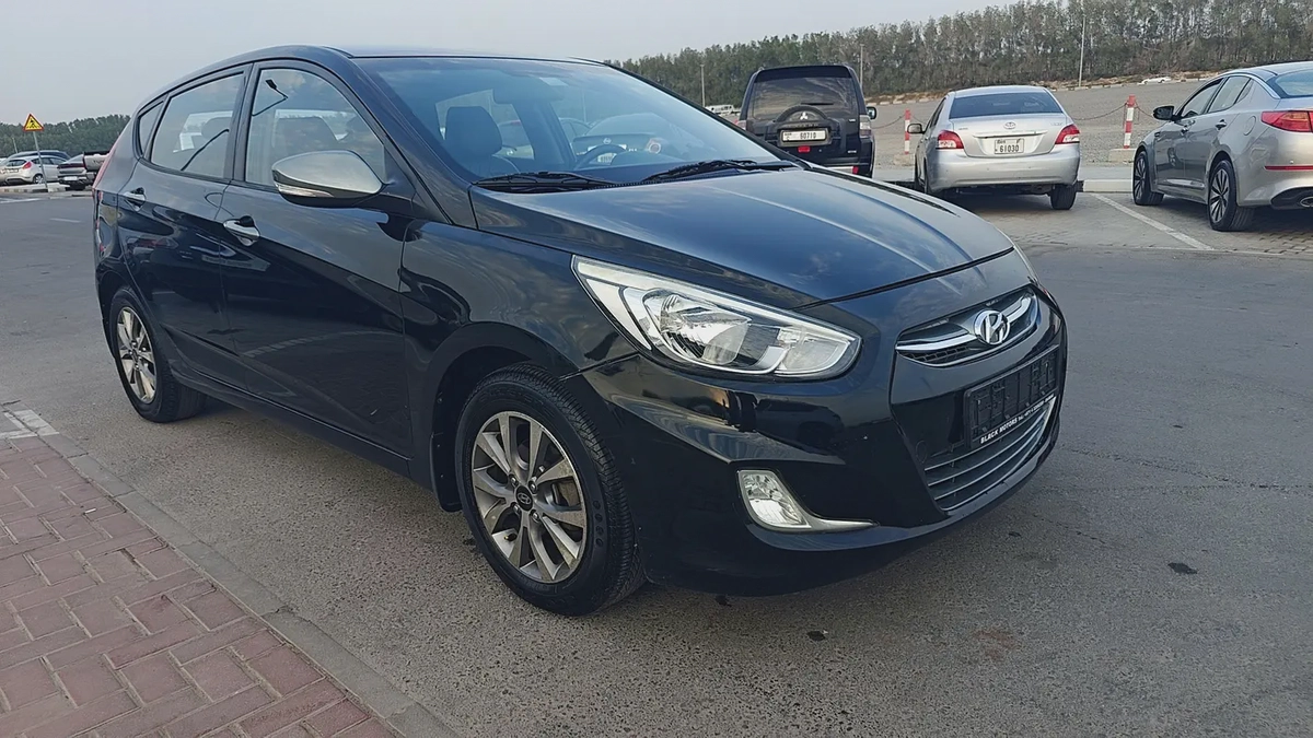 Hyundai Accent 2015 GL GCC Specs - Well Maintained