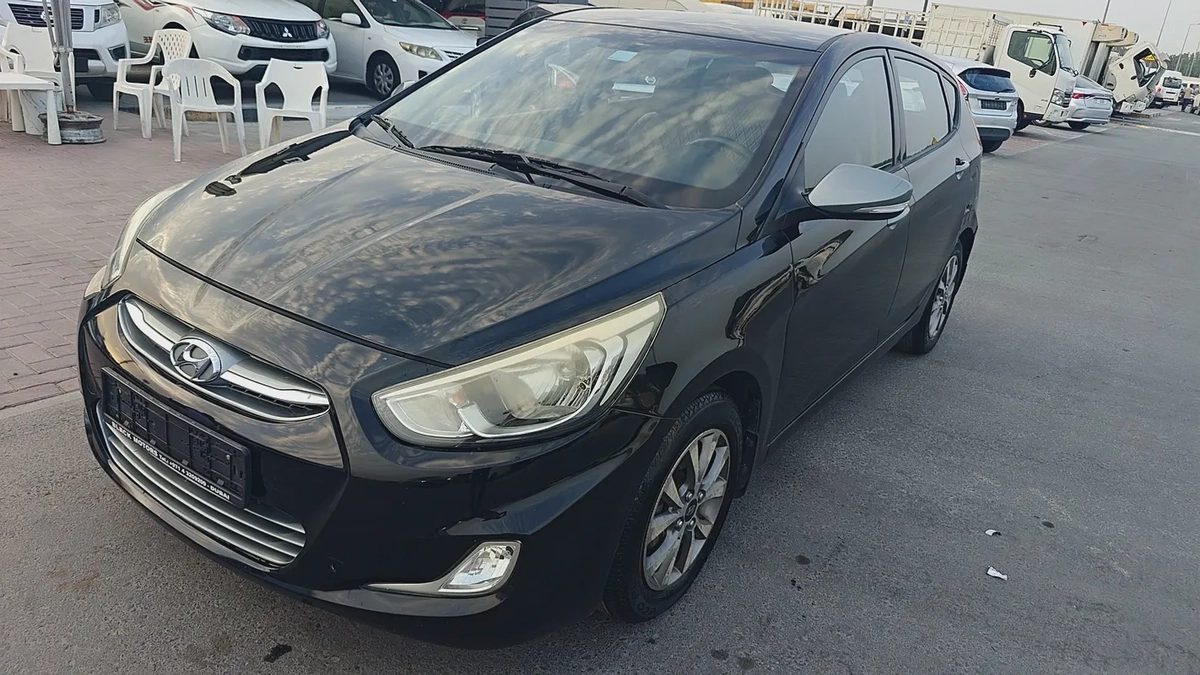 Hyundai Accent 2015 GL GCC Specs - Well Maintained-7-7