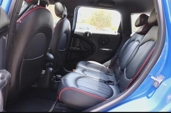 GCC Specs 2014 MINI Countryman Cooper S - Fun  Stylish!