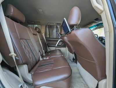 TOYOTA PRADO 2012 FACELIFTED 2023 GCC V6 4.0L IN EXCELLENT CONDITION-3