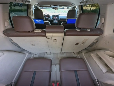 TOYOTA PRADO 2012 FACELIFTED 2023 GCC V6 4.0L IN EXCELLENT CONDITION-5