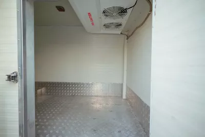 Urvan Freezer High Roof | Automatic | GCC Specs | Ref#N27086-7