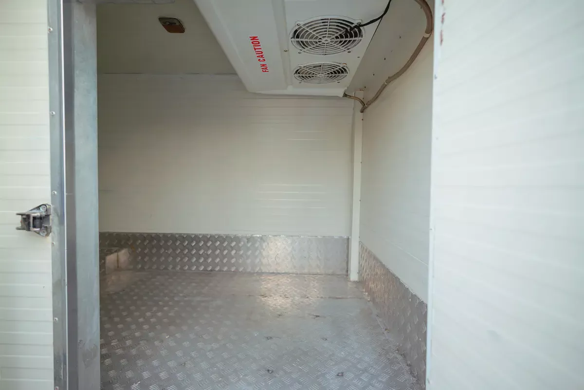 Urvan Freezer High Roof | Automatic | GCC Specs | Ref#N27086-7-7