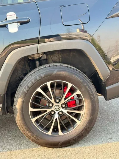 Toyota RAV4 XLE-10