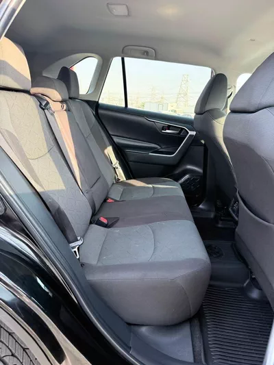Toyota RAV4 XLE-16