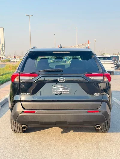 Toyota RAV4 XLE-2