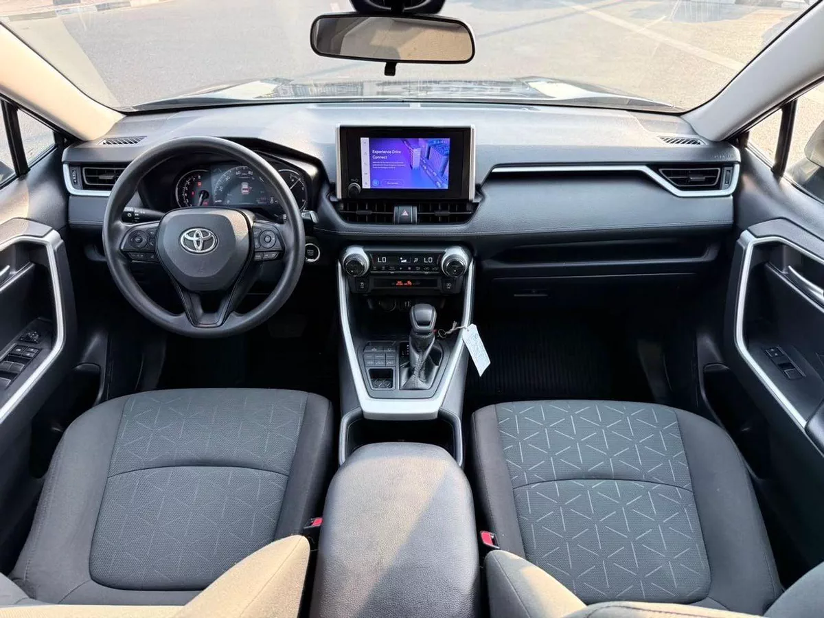 Toyota RAV4 XLE-4-0