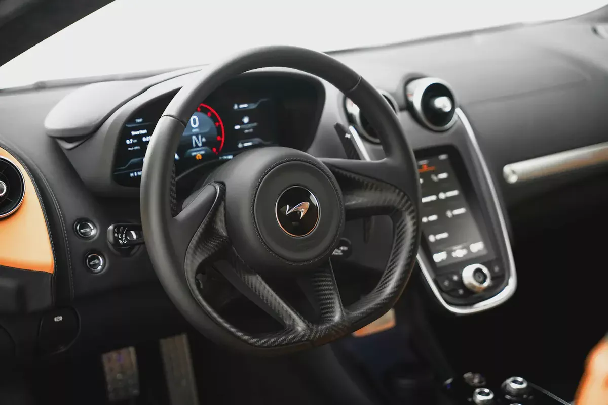 2025 MCLAREN GTS WITH WARRANTY  SERVICE CONTRACT-9-9