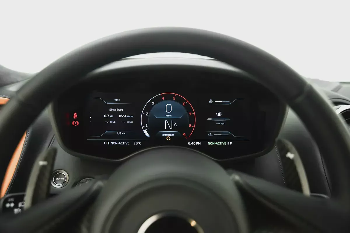 2025 MCLAREN GTS WITH WARRANTY  SERVICE CONTRACT-11-11