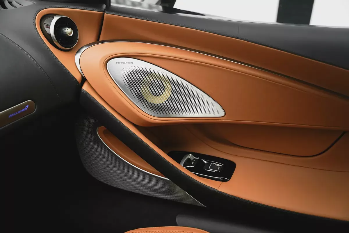 2025 MCLAREN GTS WITH WARRANTY  SERVICE CONTRACT-6-6