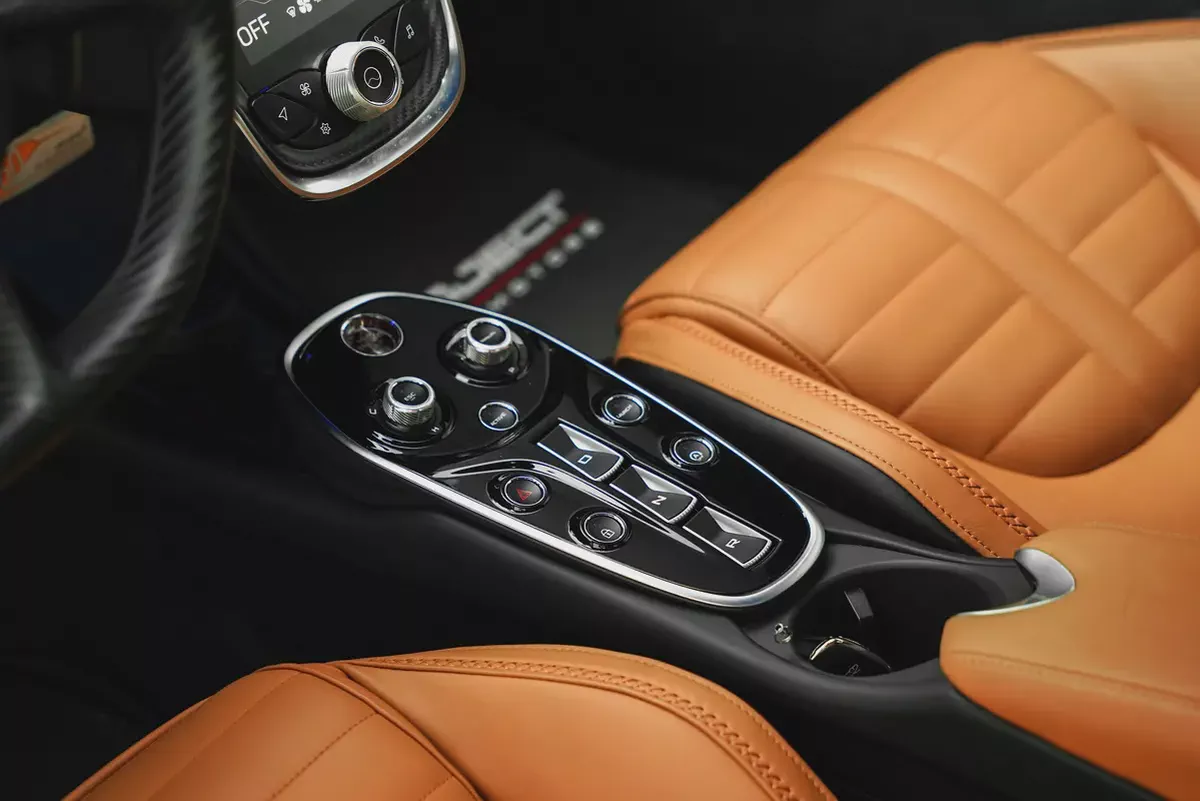2025 MCLAREN GTS WITH WARRANTY  SERVICE CONTRACT-7-7