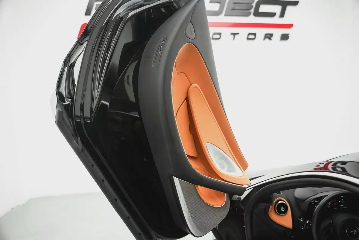 2025 MCLAREN GTS WITH WARRANTY  SERVICE CONTRACT-8-8