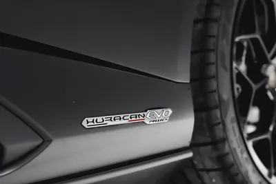 HURACAN EVO | DELIVERY MILEAGE | BRANDING PACKAGE | FRONT SUSPENSION LIFTER-13
