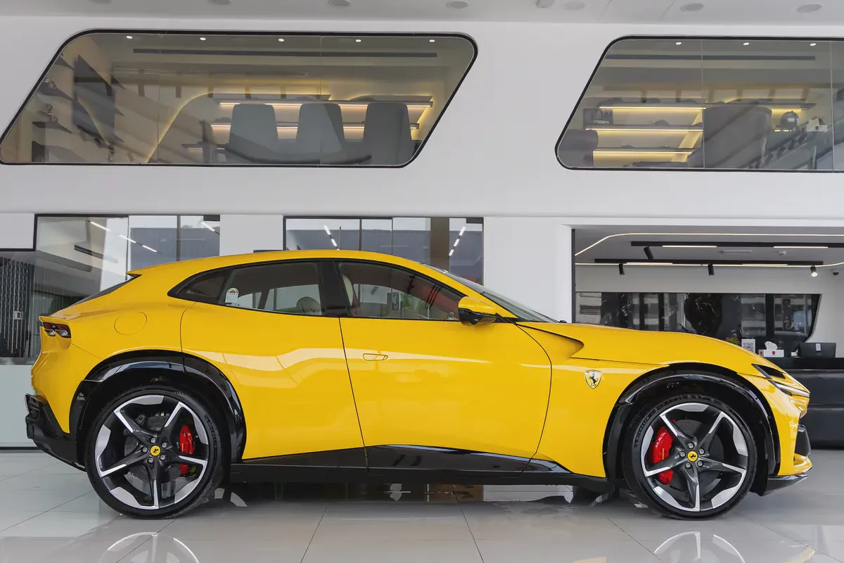 FERRARI PUROSANGUE | FULL CARBON INTERIOR | FULLY LOADED | 2025 (Warranty  Service Contract)-6-6
