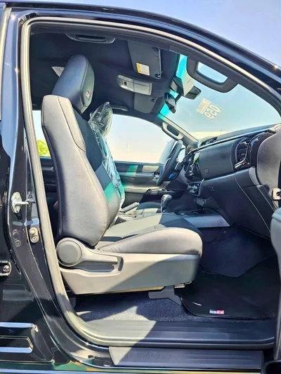 Toyota Hilux GR SPORT WITH BULBAR / 2.8L DIESEL V4 / RADAR / 360*CAMERA / DRIVER PWR SEATS WITH LATHER (CODE# HGR-8