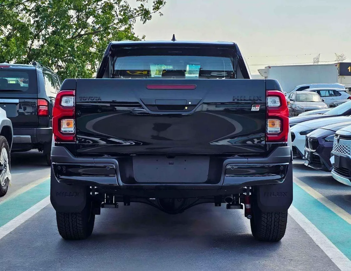 Toyota Hilux GR SPORT WITH BULBAR / 2.8L DIESEL V4 / RADAR / 360*CAMERA / DRIVER PWR SEATS WITH LATHER (CODE# HGR-3-0