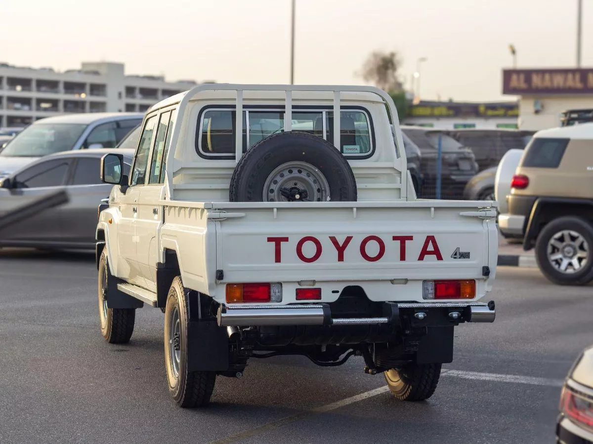 Toyota Land Cruiser Pick Up EXPORT ONLY - TOYOTA LC 79 2.8L Double Cabin M/T 2026 TOYOTA LC79 2.8L DC DSL E A/T - EXPORT ONLY-5-0
