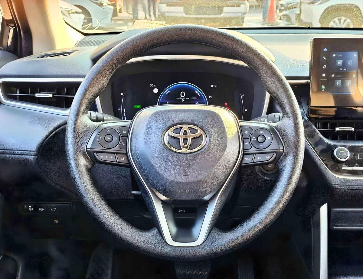 Toyota Frontlander LUXURY || 2.0L HYBRID V4 || RADAR / SUNROOF / DRIVER POWER SEATS (CODE#FRLX)-12-0