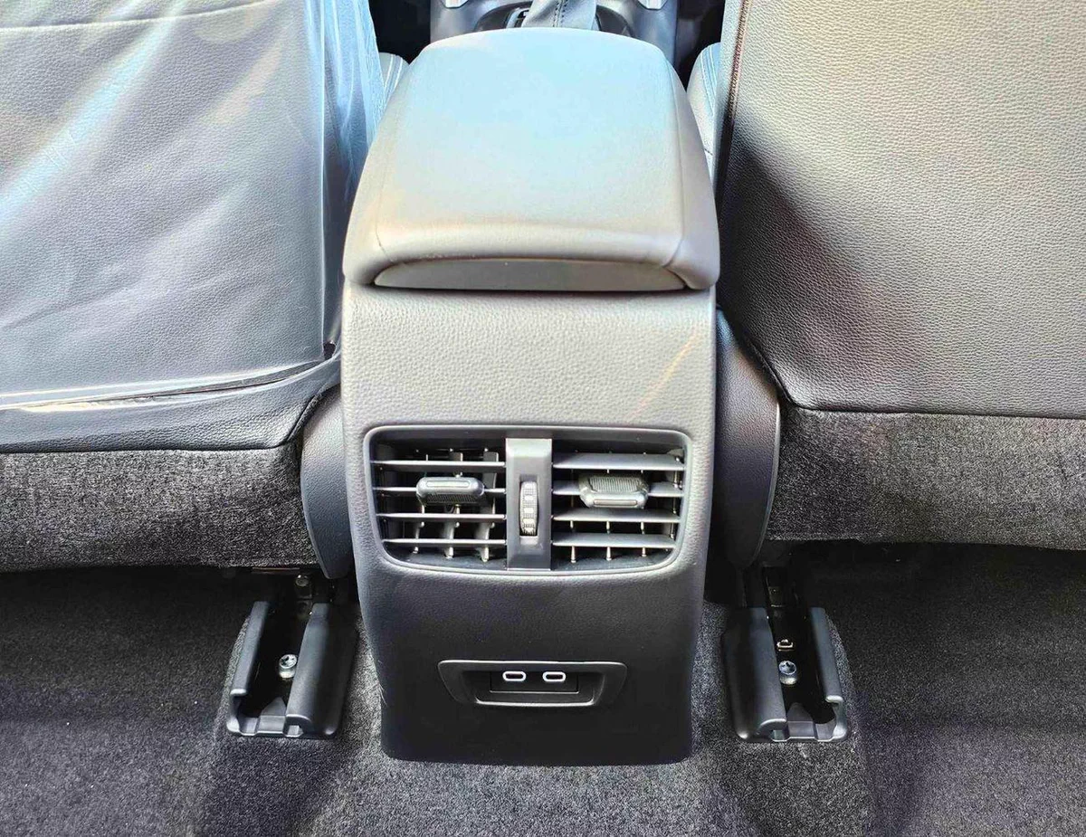 Toyota Frontlander LUXURY || 2.0L HYBRID V4 || RADAR / SUNROOF / DRIVER POWER SEATS (CODE#FRLX)-15-0
