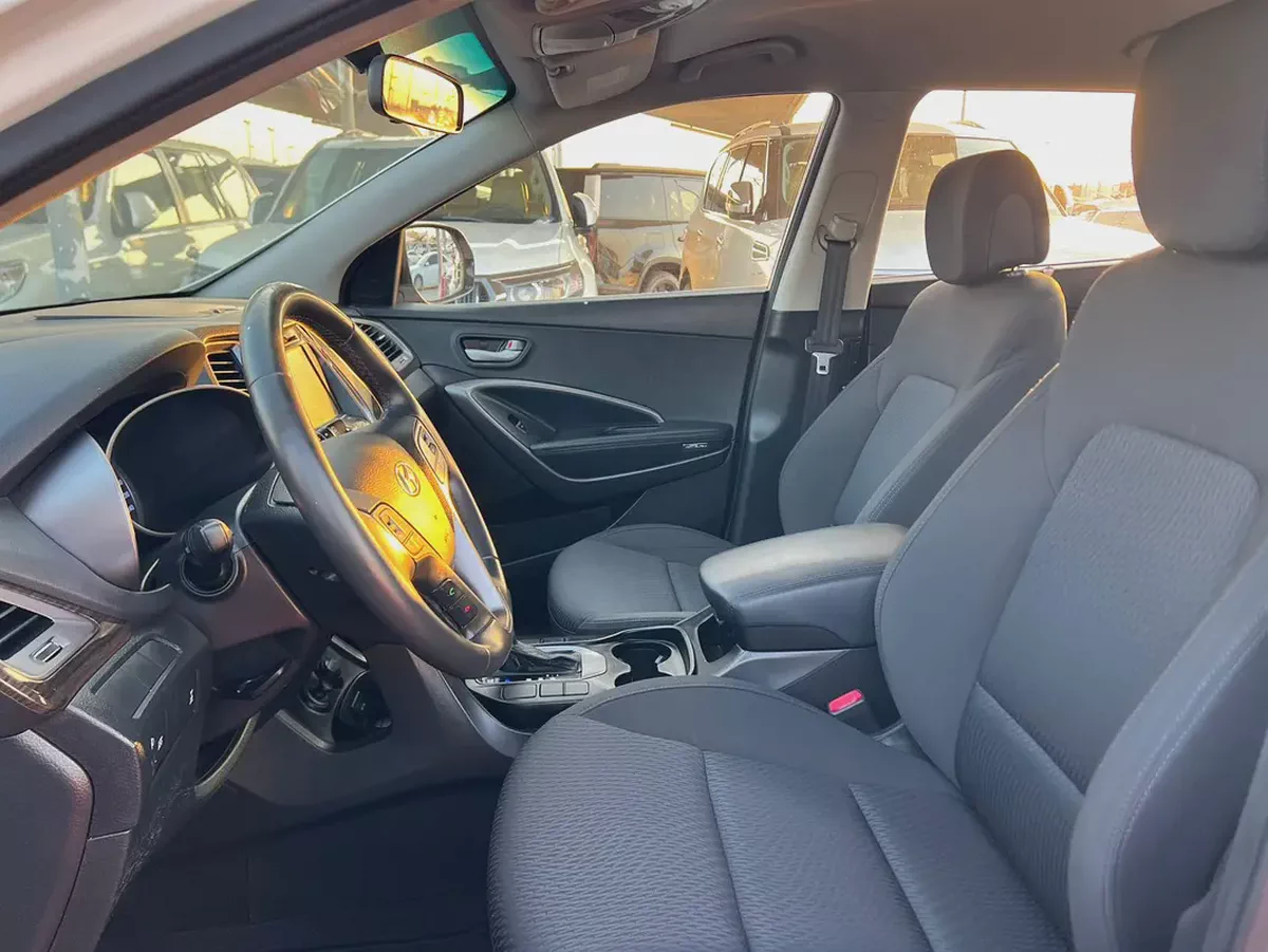 2016 | Hyundai Santa - Fe |  V6 | 7 Seaters | GCC | 3.3L | Ref#885-9-9