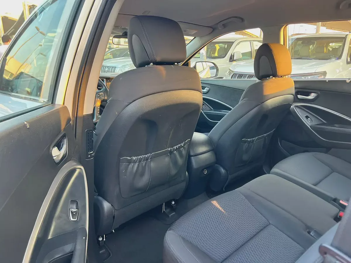 2016 | Hyundai Santa - Fe |  V6 | 7 Seaters | GCC | 3.3L | Ref#885-12-12