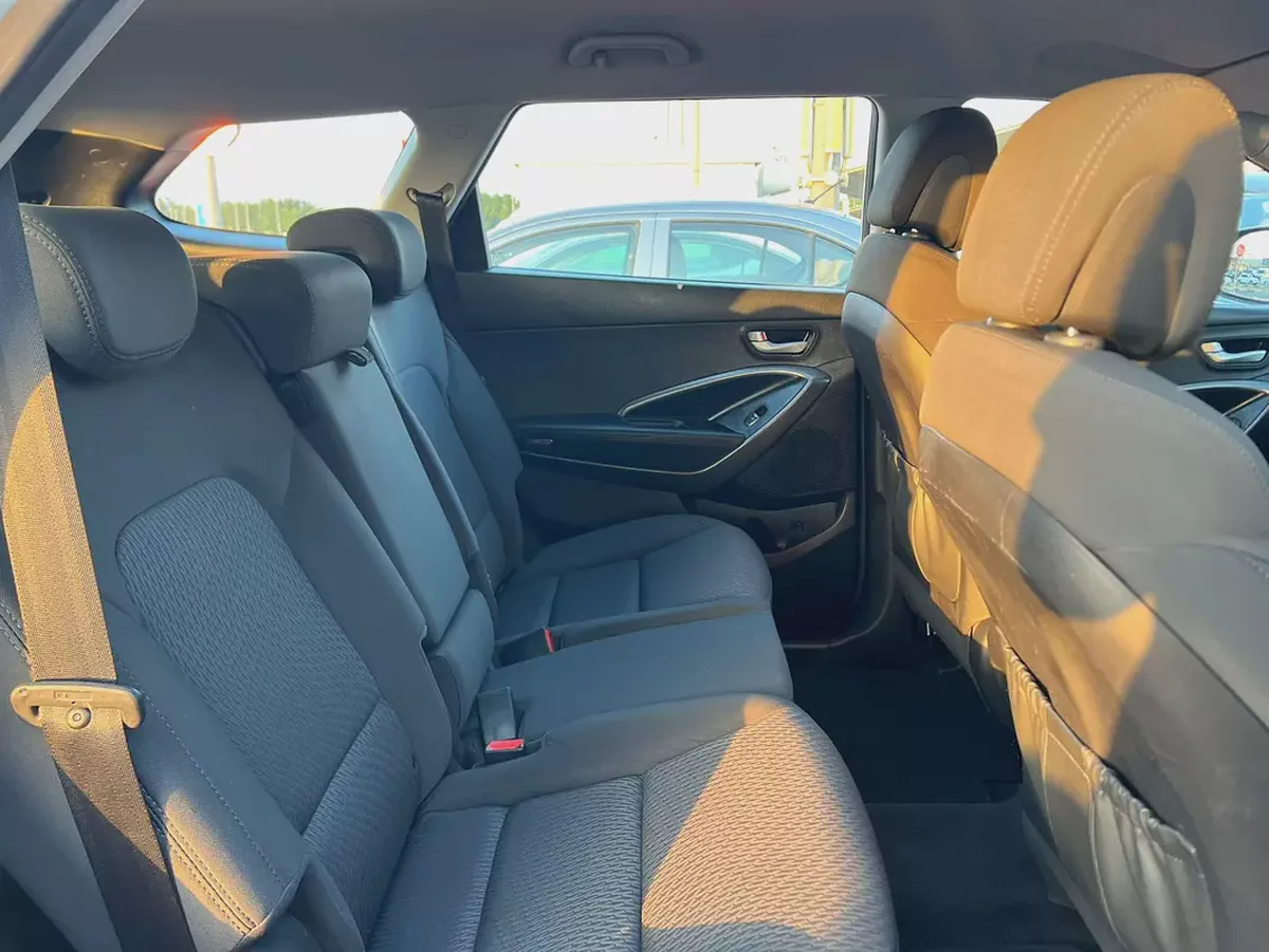 2016 | Hyundai Santa - Fe |  V6 | 7 Seaters | GCC | 3.3L | Ref#885-13-13